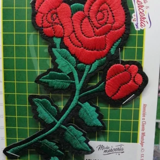 PARCHES BORDADOS Y ESTAMBRE APLICACION PLANCHABLE ROSA ROJA 20 PZ/PQT
